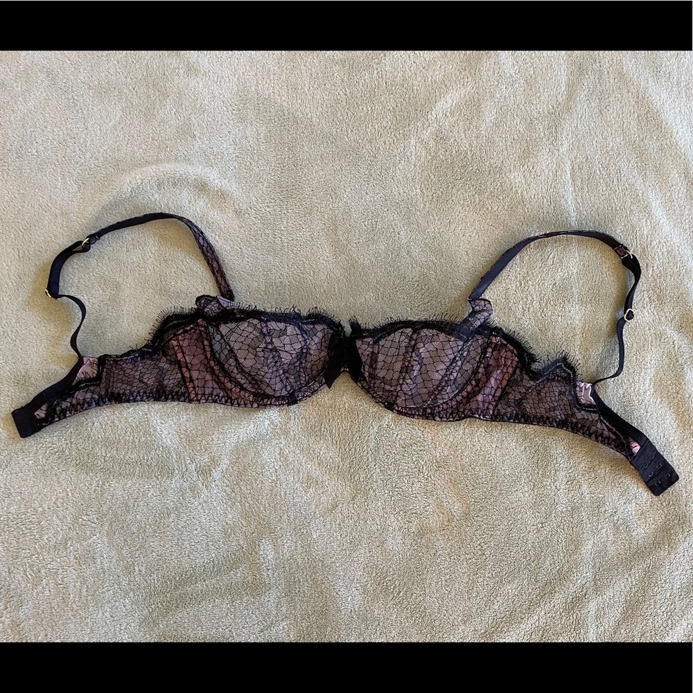 Vintage black/pink lace AP bra. 34C